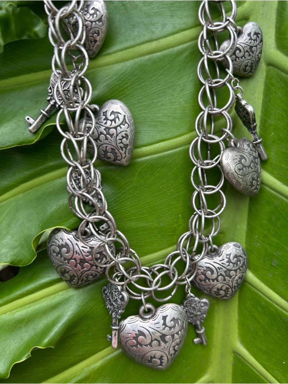 Antique style silver tone Chunky puffy Heart & key Charms necklace 25” vintage